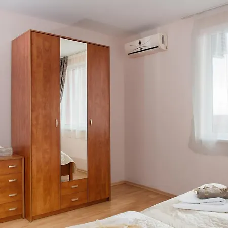 Privilege شقة سفيتي فلاس